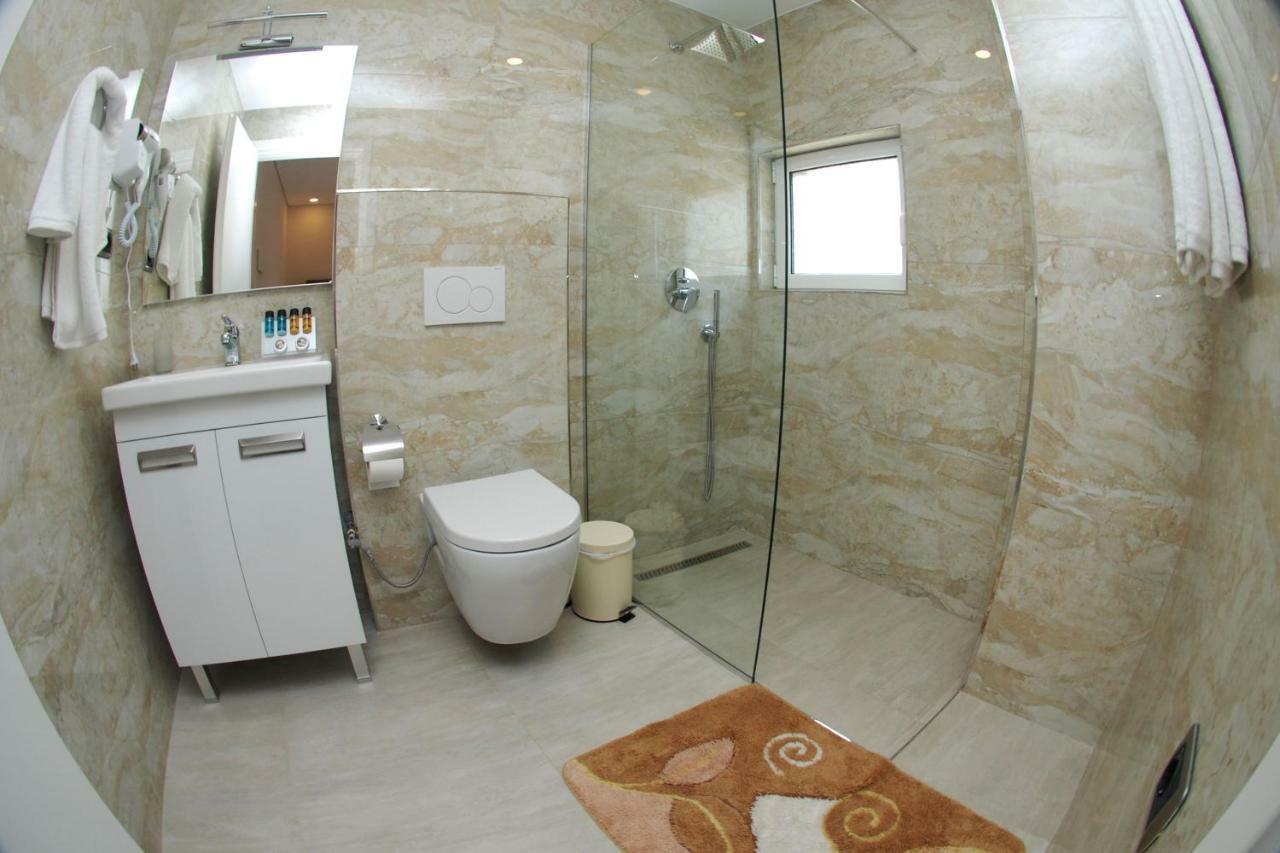 Hotel Ramo Saranda Bagian luar foto
