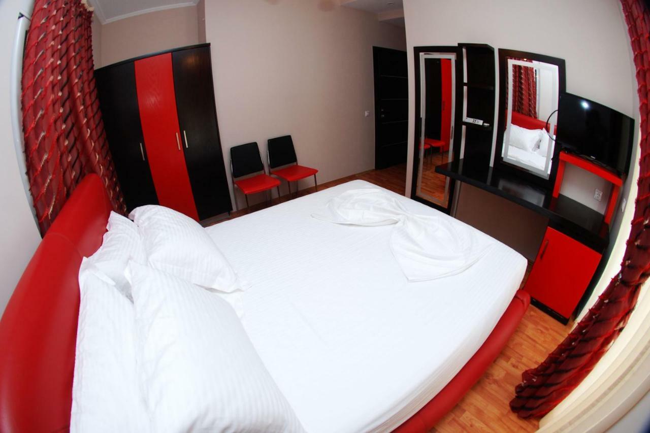 Hotel Ramo Saranda Bagian luar foto