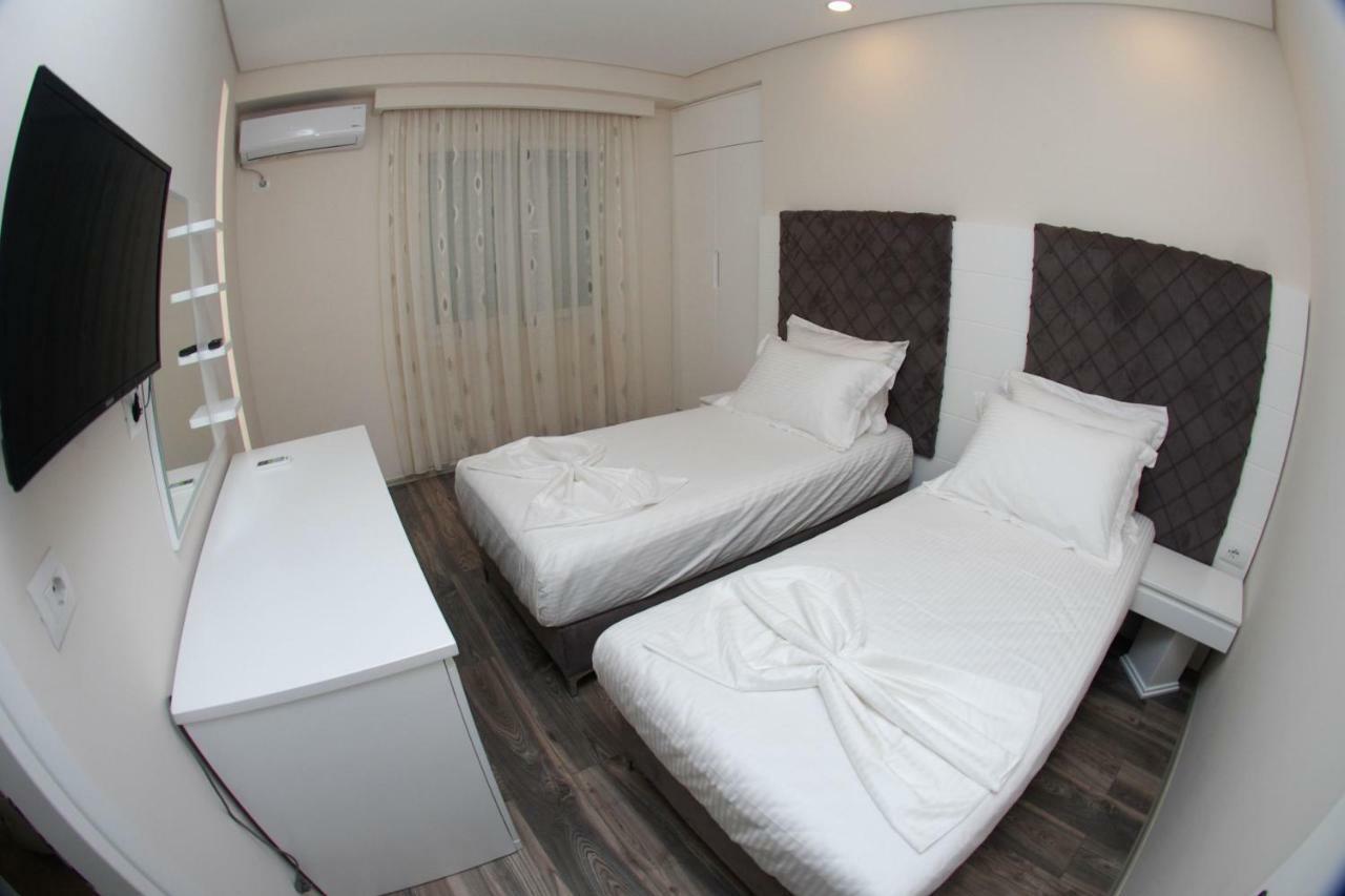 Hotel Ramo Saranda Bagian luar foto