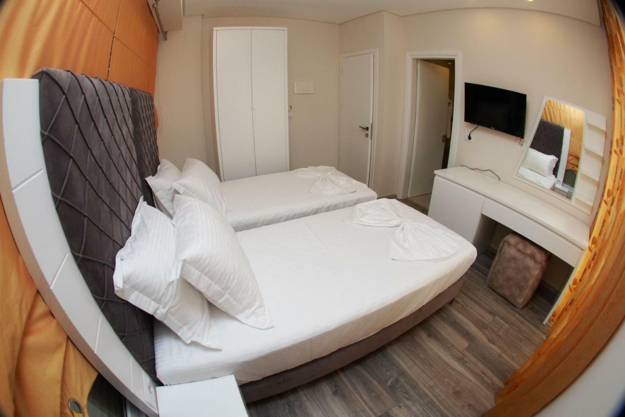 Hotel Ramo Saranda Bagian luar foto