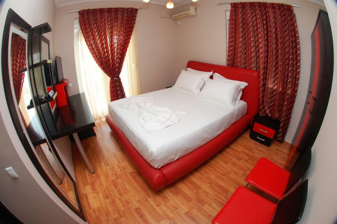 Hotel Ramo Saranda Bagian luar foto