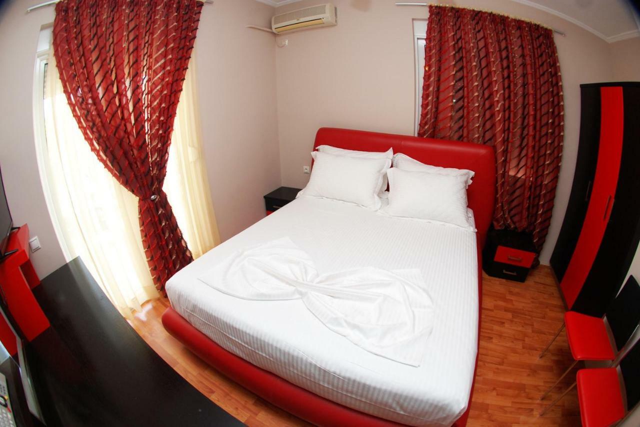 Hotel Ramo Saranda Bagian luar foto